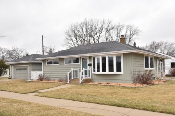 N84W16650 Menomonee Ave, Menomonee Falls, WI 53051-3080