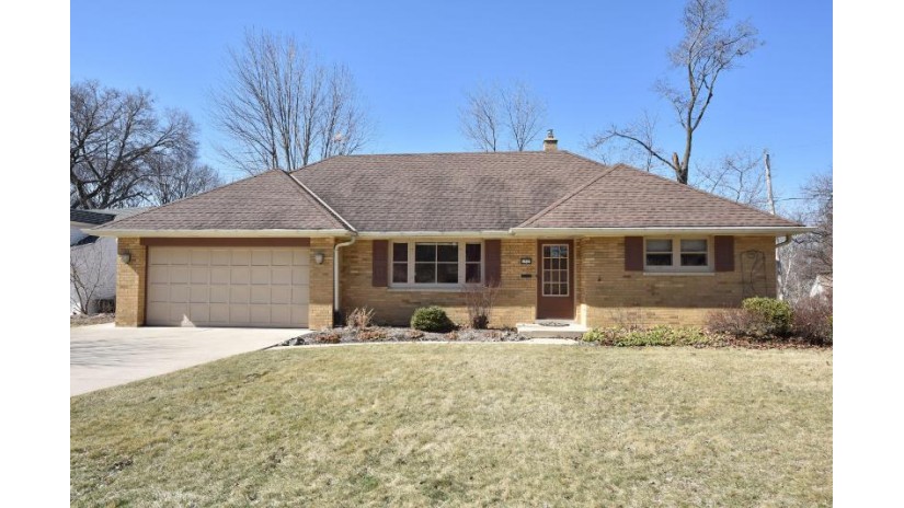 1735 Mountain Ave Wauwatosa, WI 53213 by Firefly Real Estate, LLC $419,900