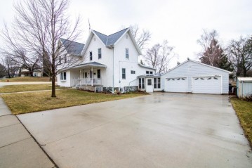 604 Lynn St, Horicon, WI 53032-1148