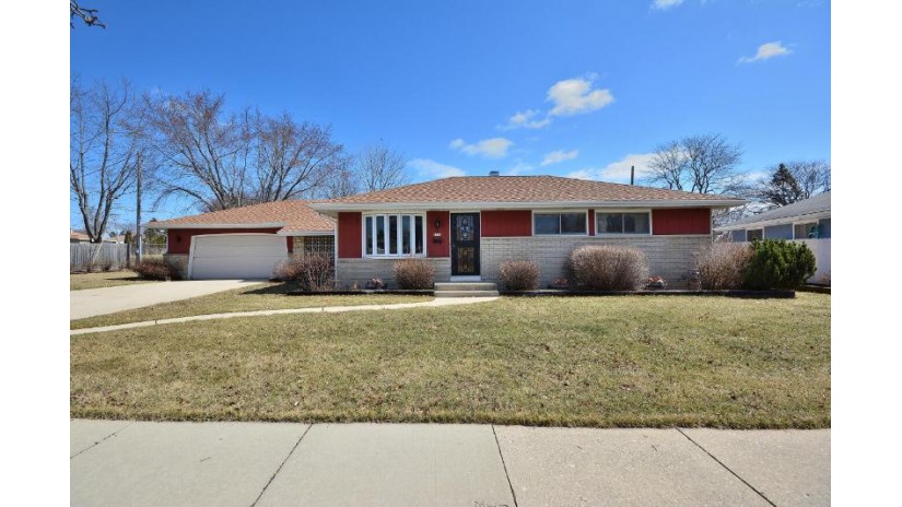 6226 S Kirkwood Ave Cudahy, WI 53110 by Keller Williams-MNS Wauwatosa $234,900