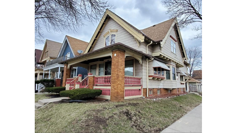 2402 N 38th St Milwaukee, WI 53210 by TerraNova Real Estate $99,900