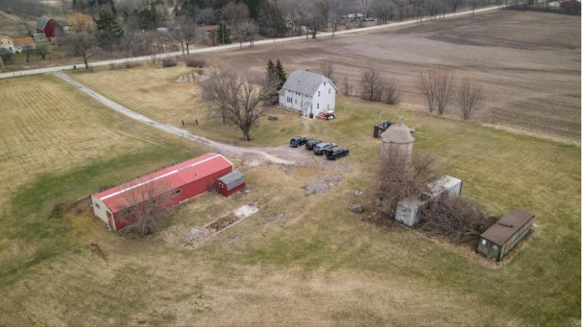 10757 S 92nd St Franklin, WI 53132 by Paramount Realty, LLC $350,000