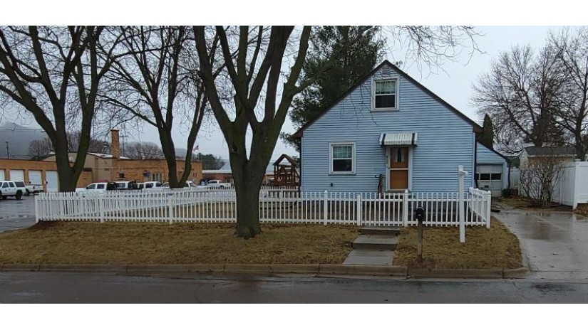 2726 Lincoln Ave La Crosse, WI 54601 by eXp Realty LLC $189,000