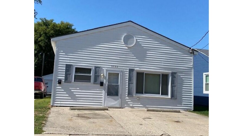 5722 13th Ct Kenosha, WI 53140 by EXP Realty, LLC~MKE $155,000