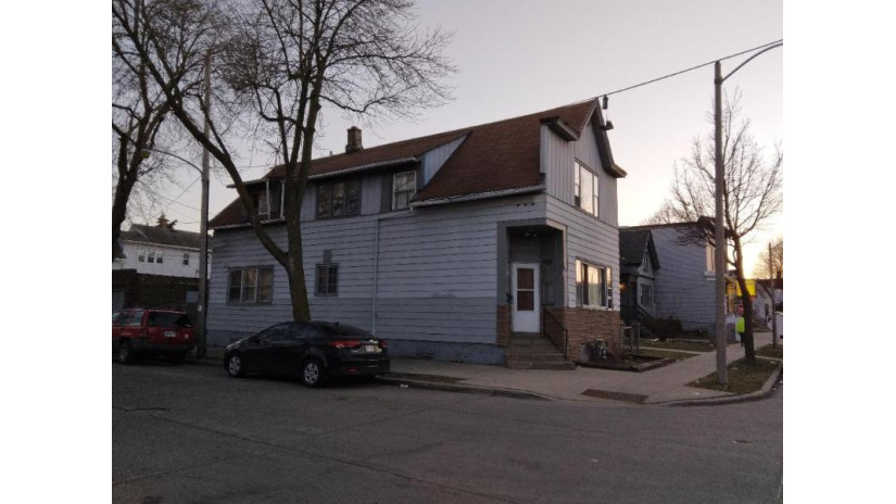 2001 W Burnham St Milwaukee, WI 53204 by Bayside Real Estate, LLC $120,000