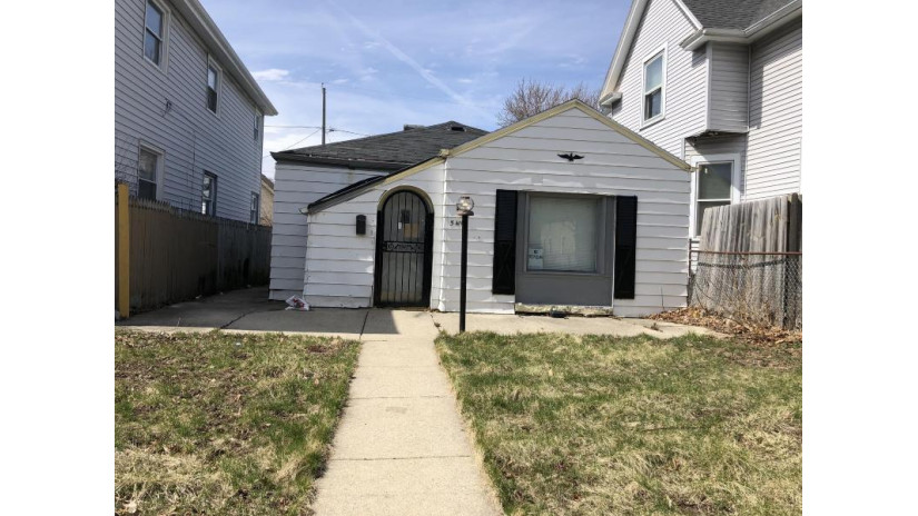 5411 N 37th St Milwaukee, WI 53209 by RE/MAX Lakeside-North $56,900