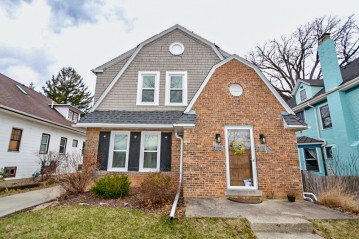 963 N 70th St 965, Wauwatosa, WI 53213