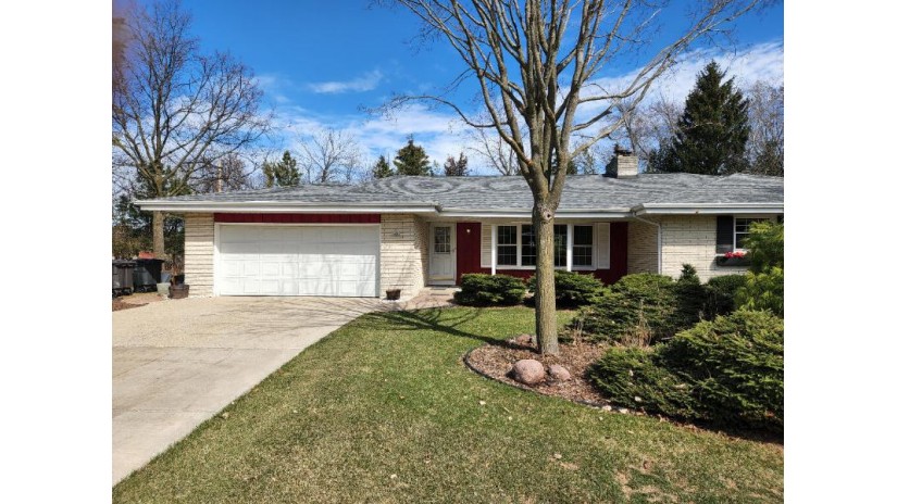 3406 S 104th St Greenfield, WI 53227 by ListWithFreedom.com $369,900