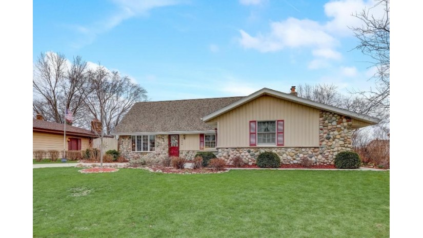 9754 S Veronica Dr Oak Creek, WI 53154 by Redfin Corporation $425,000