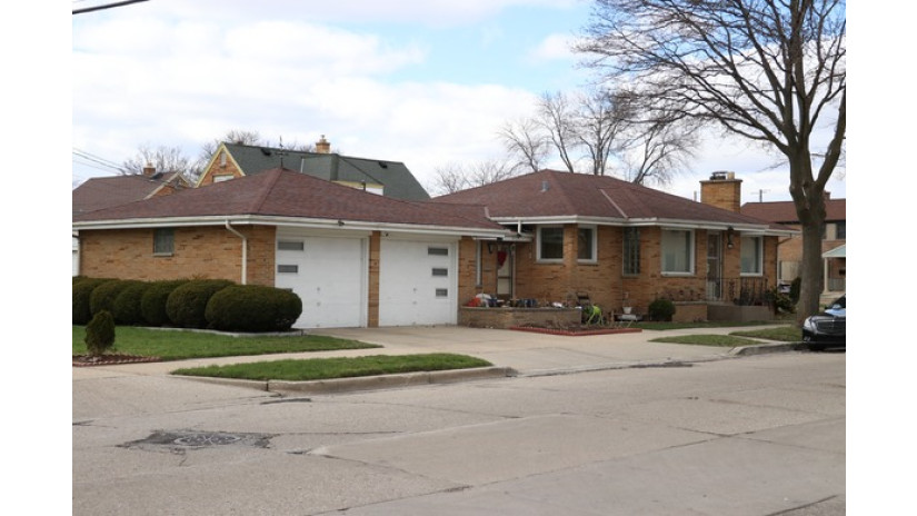 3507 S 24th St Milwaukee, WI 53221 by Shorewest Realtors $225,000