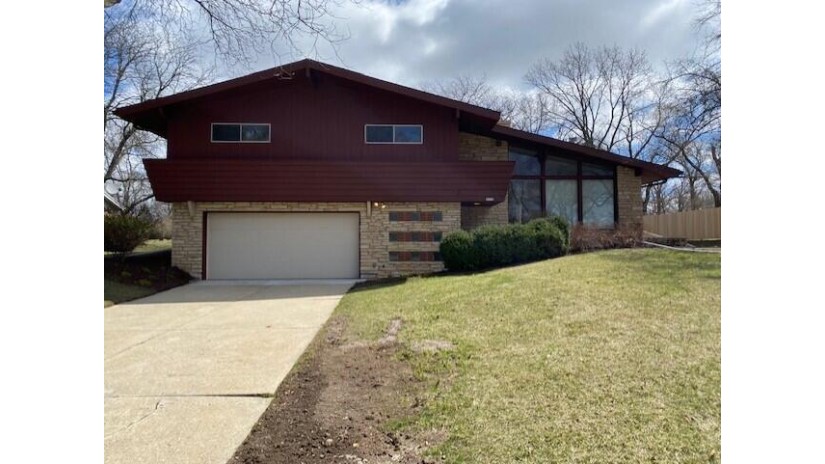 4552 N Delco Ave Wauwatosa, WI 53225 by RE/MAX Realty Pros~Milwaukee $359,900