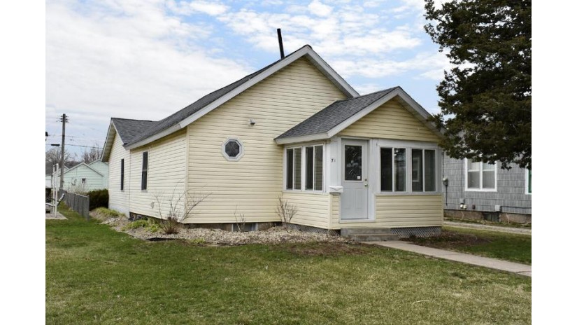 71 Fairfax St Winona, MN 55987 by Edina Realty $175,000