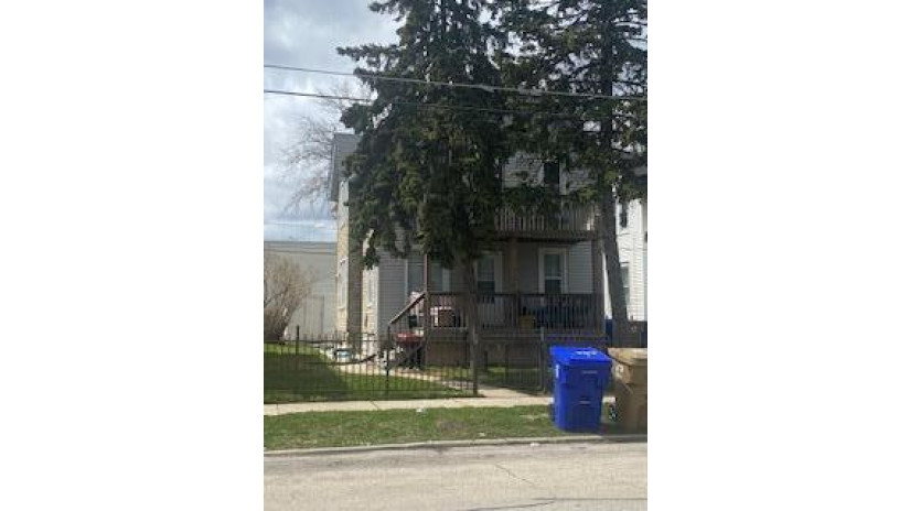 5132 25th Ave Kenosha, WI 53140 by Berkshire Hathaway Home Services Epic Real Estate $125,000