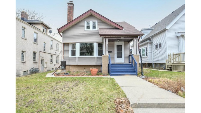 3009 N Oakland Ave Milwaukee, WI 53211 by Real Broker LLC $310,000