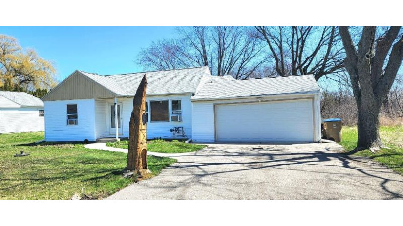 11335 3rd Ave Pleasant Prairie, WI 53158 by RE/MAX All Stars $199,999