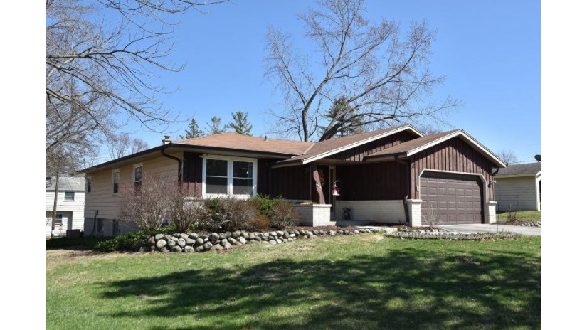 770 S Elm Grove Rd Brookfield, WI 53005 by Wave Realty $329,900