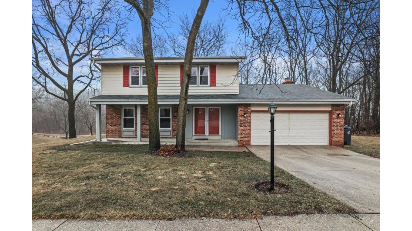 2834 Lincolnshire Ct Waukesha, WI 53188 by Keller Williams Realty-Milwaukee Southwest $349,900