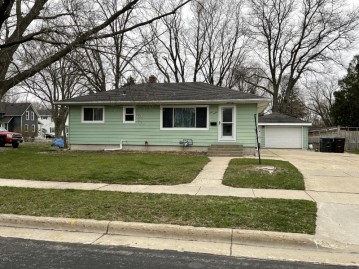 116 W Prospect St, Lake Mills, WI 53551-1123