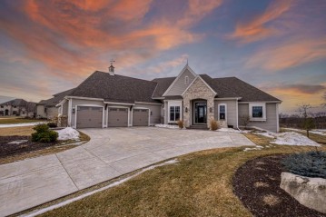 1620 Whistling Hill Cir, Hartland, WI 53029-2007