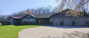 E7971 Dailey Rd, Lebanon, WI 54961