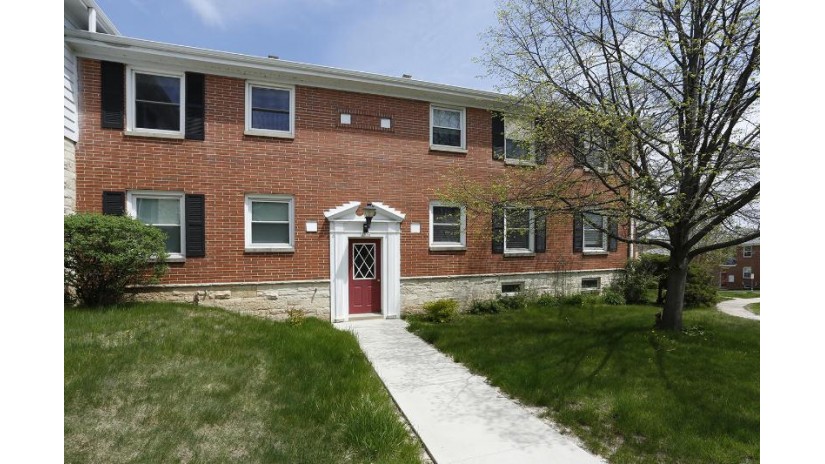 1336 E Randolph Ct C Milwaukee, WI 53212 by Riverwest Realty Milwaukee $74,900