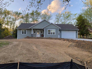 5600 Old Oak Ln, Caledonia, WI 53402