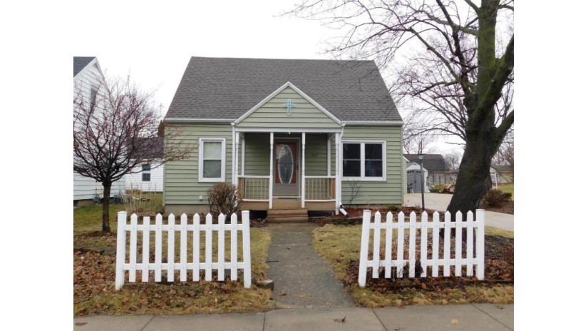 105 Johnson St Waupun, WI 53963 by NON MLS $224,900