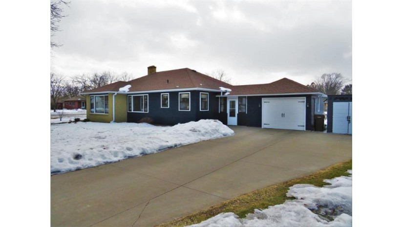 236 West Macarthur Avenue Eau Claire, WI 54701 by Chippewa Valley Real Estate, Llc $249,900