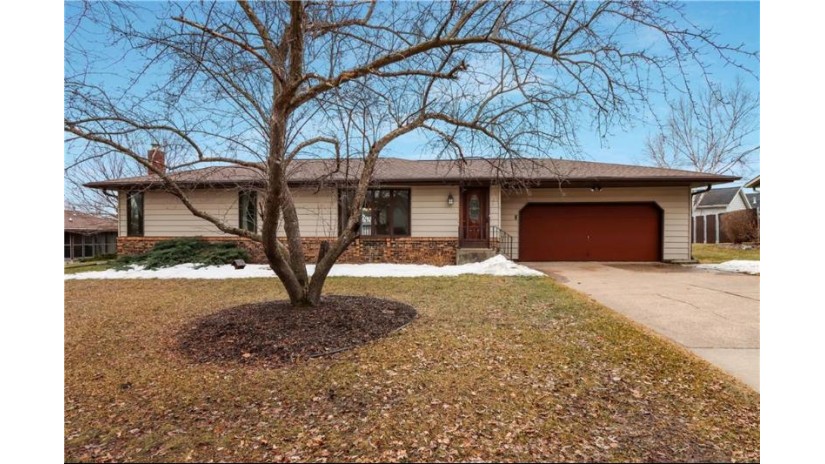 1815 Crestview Drive Eau Claire, WI 54703 by C21 Affiliated $244,900