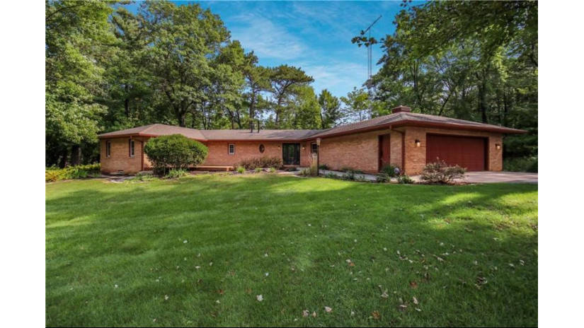 600 Foxmoor Lane Eau Claire, WI 54701 by Kleven Real Estate Inc $625,000