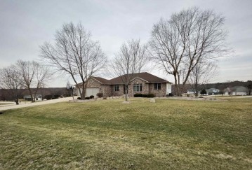 12423 Whispering Winds Drive, Roscoe, IL 61073