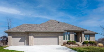 7301 W RIDGE Lane, Cherry Valley, IL 61016