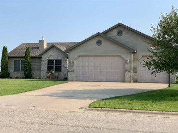 462 Falcon Drive, Pulaski, WI 54162