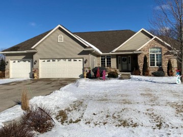 493 Whispering Springs Drive, Fond Du Lac, WI 54937