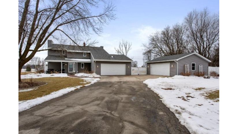 W6727 Cheryl Court Greenville, WI 54942 by Re/Max 24/7 Real Estate, Llc $428,000