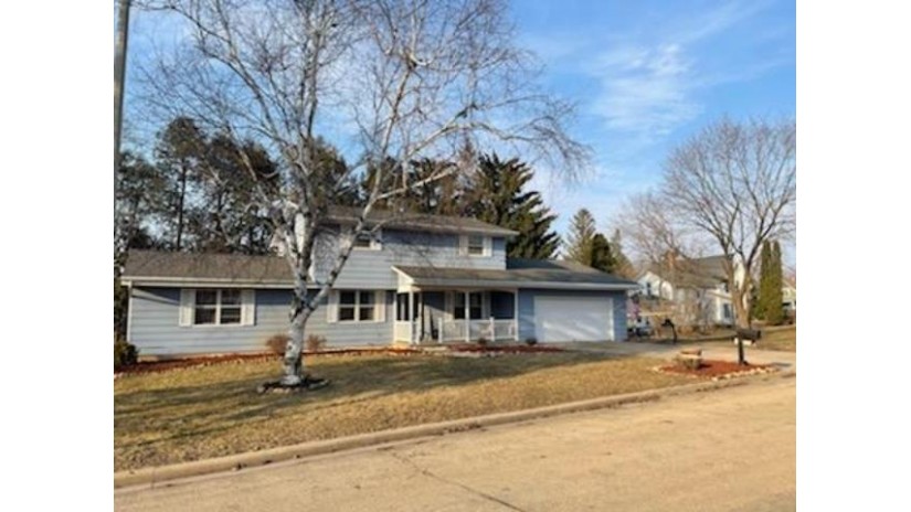 127 Sunset Court Omro, WI 54963 by Beiser Realty, Llc $247,500