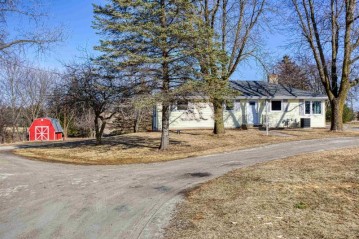 N4310 Meade Street, Center, WI 54913