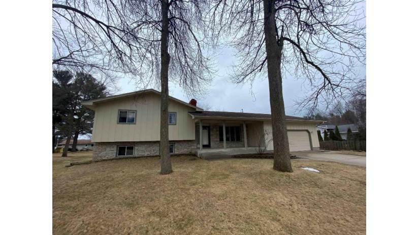 2746 Richard Street Marinette, WI 54143 by Broadway Real Estate $219,900