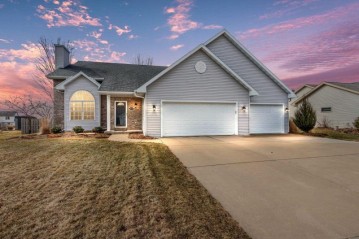 3607 Mighty Oak Trail, Howard, WI 54313-7583