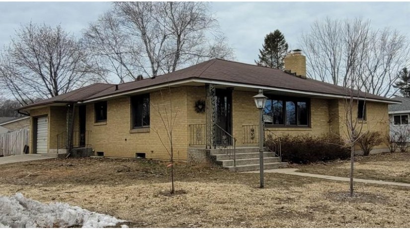 391 S Brown Avenue Peshtigo, WI 54157 by New Home Real Estate, Llc $165,000