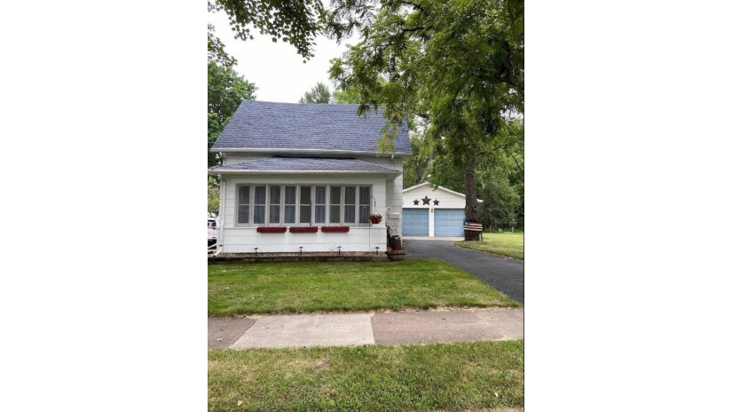 112 Elm Street Clintonville, WI 54929 by Coldwell Banker Real Estate Group $149,900