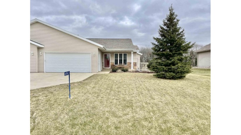 N5995 Westview Drive Fond Du Lac, WI 54935 by Roberts Homes And Real Estate $239,900