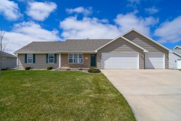 1607 Scenic Lane, Luxemburg, WI 54217