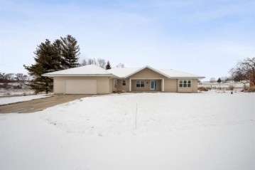 1206 Fritz Rd, Montrose, WI 53593