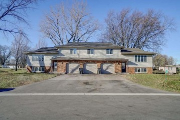 4698 Willow St, Windsor, WI 53571