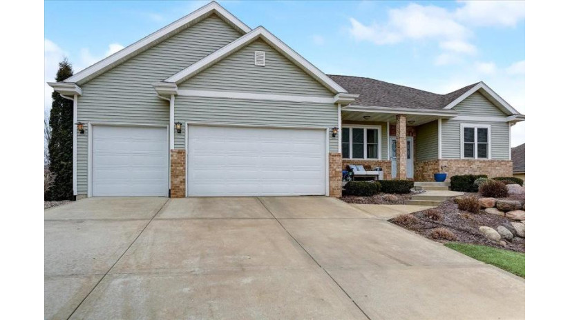 420 Billings Ave Prairie Du Sac, WI 53578 by First Weber Inc $499,900