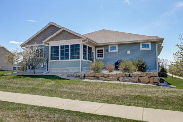 2013 Fieldstone Blvd 5, Prairie Du Sac, WI 53578