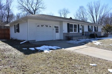 129 Cherry St, Edgerton, WI 53534-1303