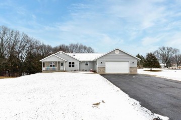 N6332 Hillcrest Rd, Pacific, WI 53954