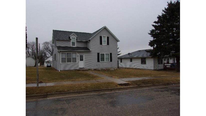 233 Highland St Belmont, WI 53510 by Potterton Rule Real Estate Llc $159,900